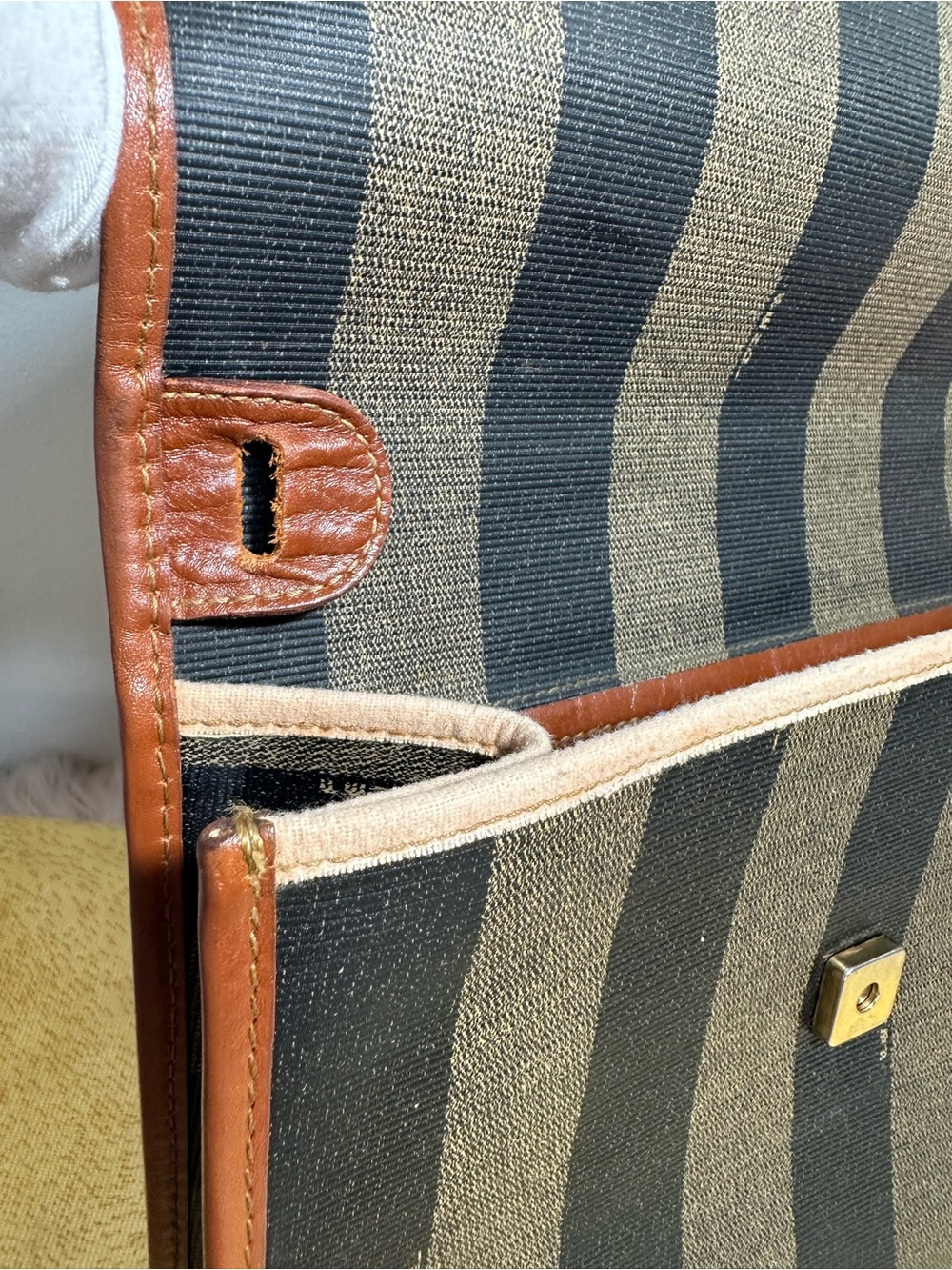 Vintage FENDI crossbody bag - Picture 15 of 15